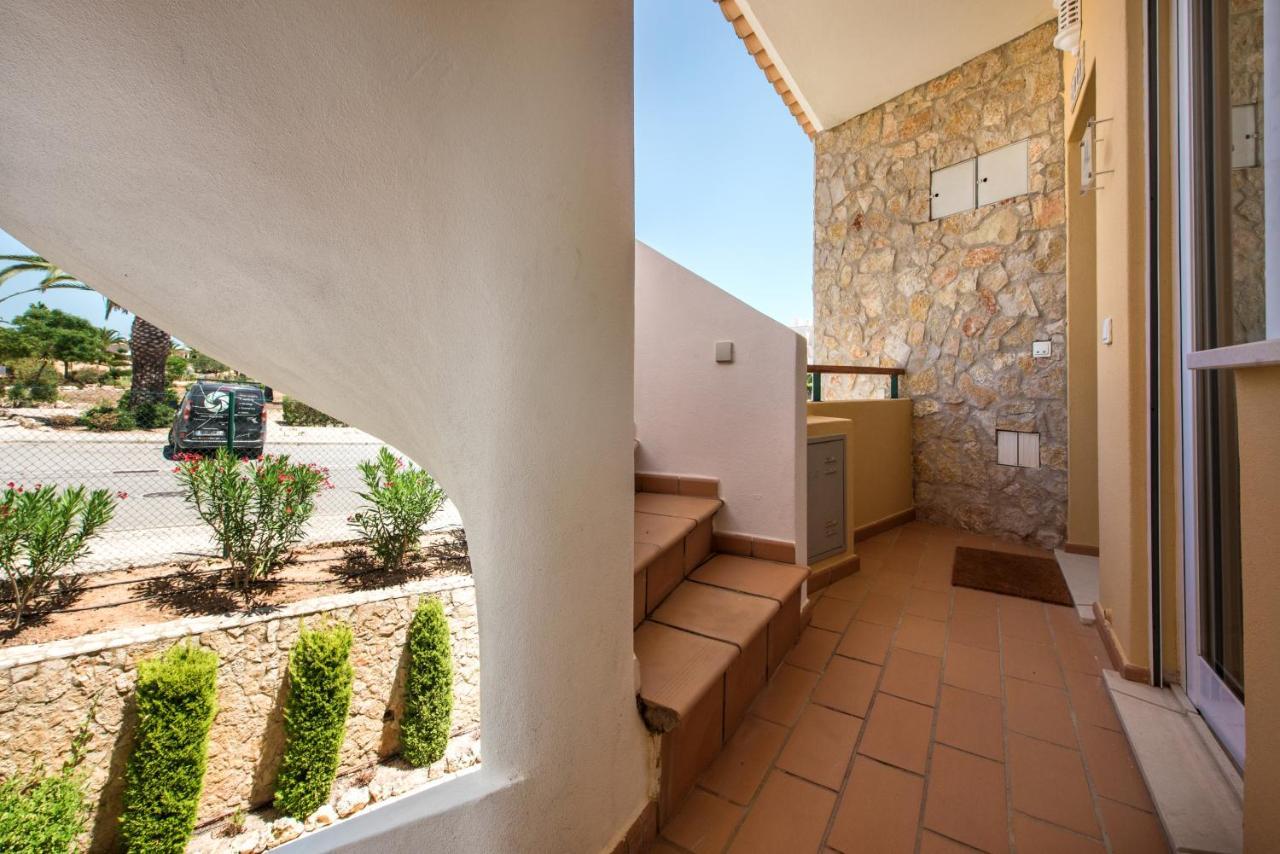 Beautiful Two Bedroom Apartment With Roof Terrace Carvoeiro  Buitenkant foto